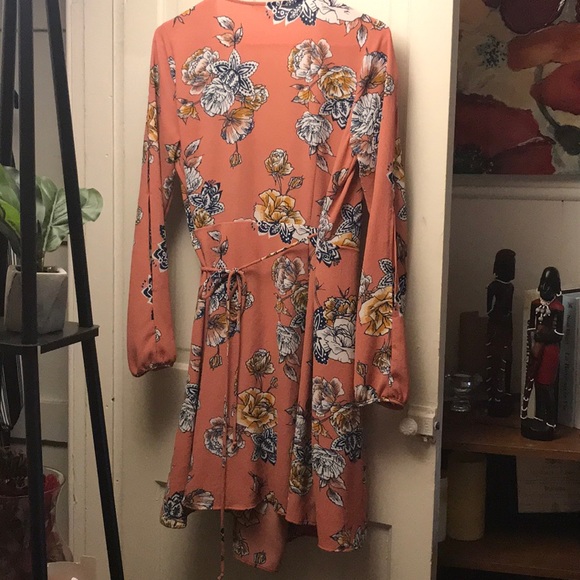 Coral dress - Picture 3 of 3